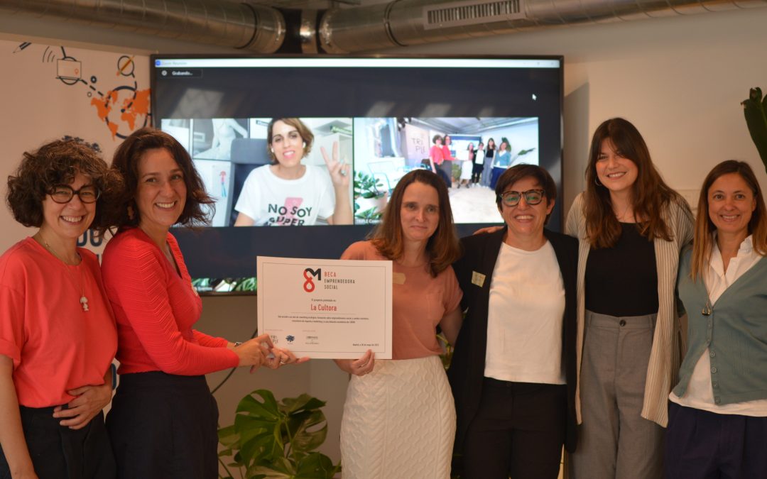 Juliane Meirelles y Concha Maza fundadoras de La Cultora reciben la Beca 8M Emprendedora Social